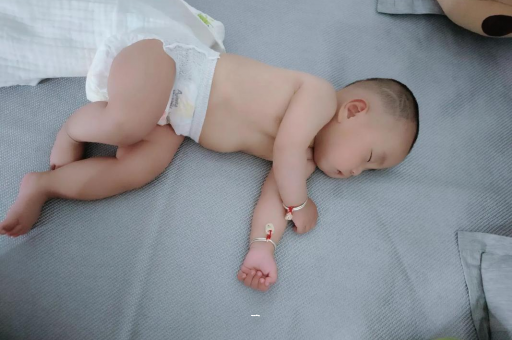 大悟怀孕肚子撑的难受